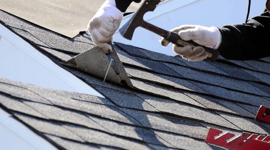 Professional gutter cleaning in Floyds Knobs, IN